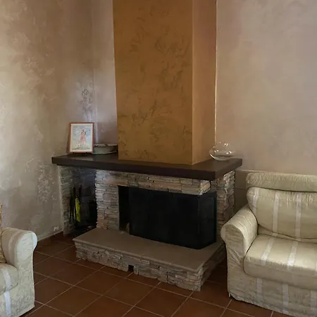 Con Ampio Patio Villa Policoro